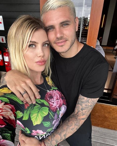 wanda nara tette di fuori|pillole di gossip: clara fuori di tetta!wanda e icardi,ema stokholma ...